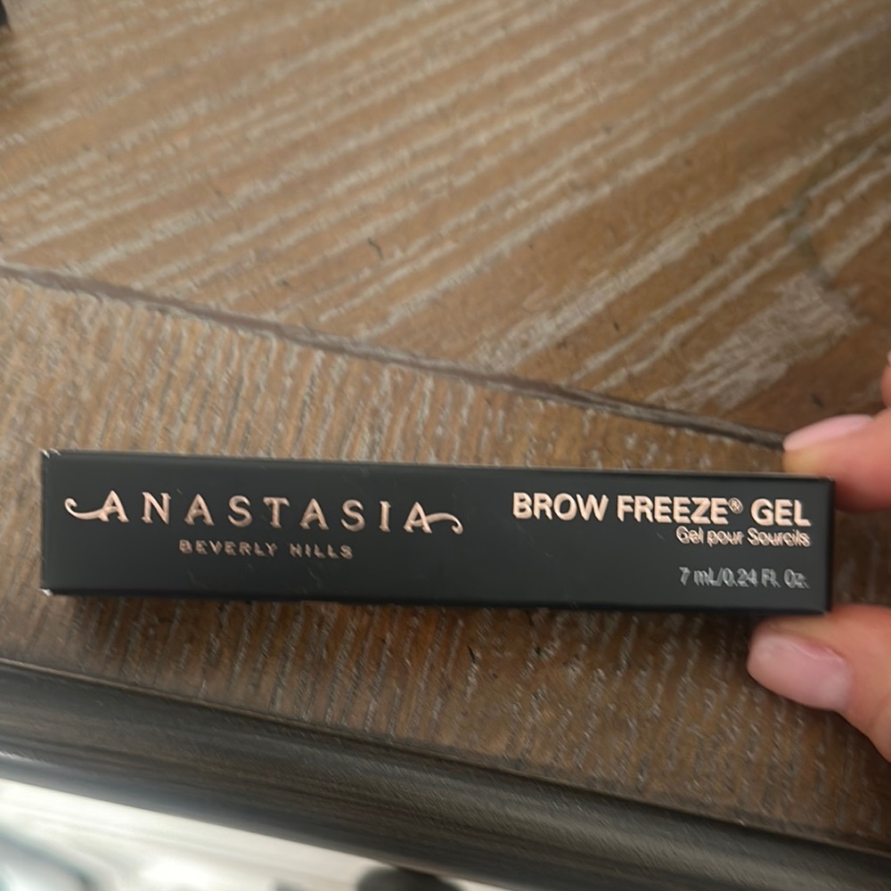 Anastasia Beverly Hills Brow Freeze Gel in Black